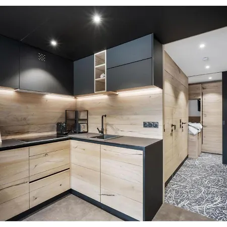 Premium Ski-in Out With Views Apartment *